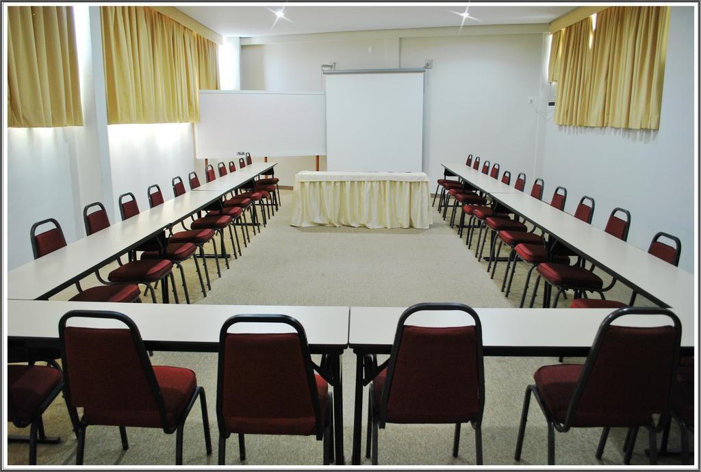 Podium Apart Hotel Варжінья Екстер'єр фото