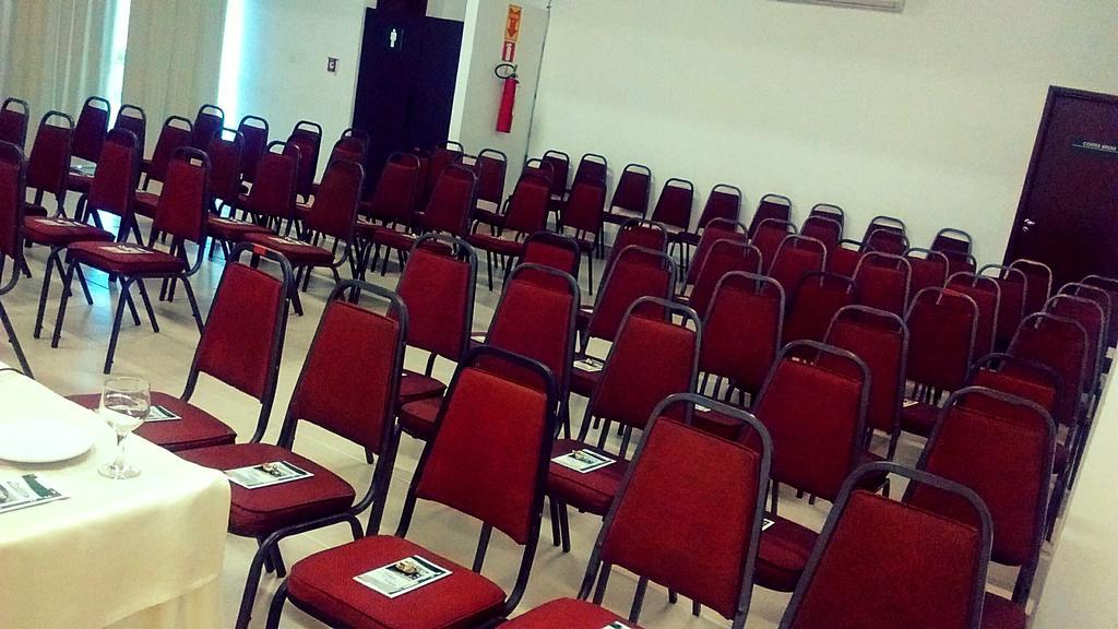 Podium Apart Hotel Варжінья Екстер'єр фото